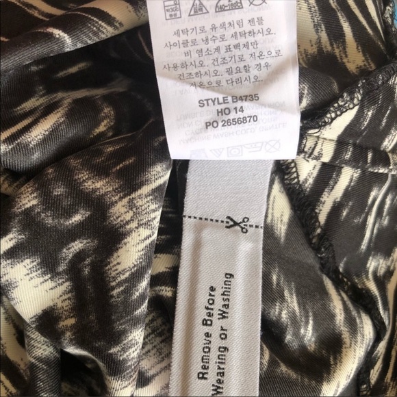 J. Crew Blurred Ikat print short sleeves top in black and white size 2 - Picture 8 of 8